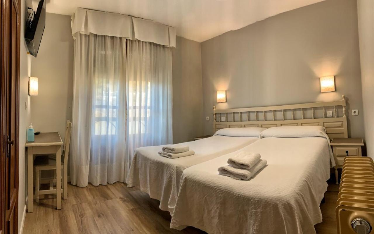 Hostal Restaurante Mendez Villafranca Del Bierzo Zewnętrze zdjęcie