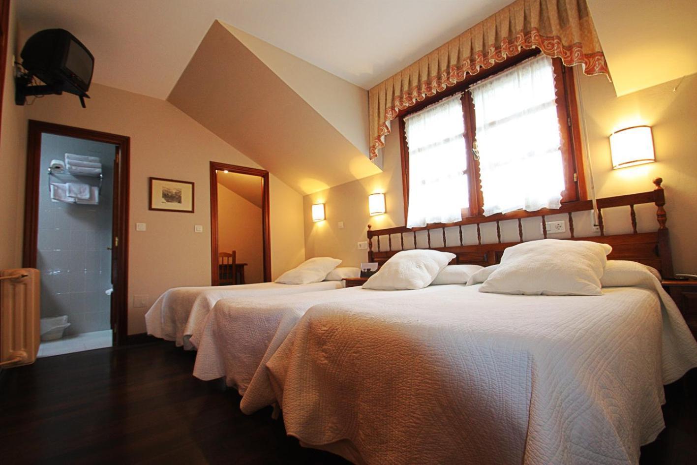 Hostal Restaurante Mendez Villafranca Del Bierzo Zewnętrze zdjęcie