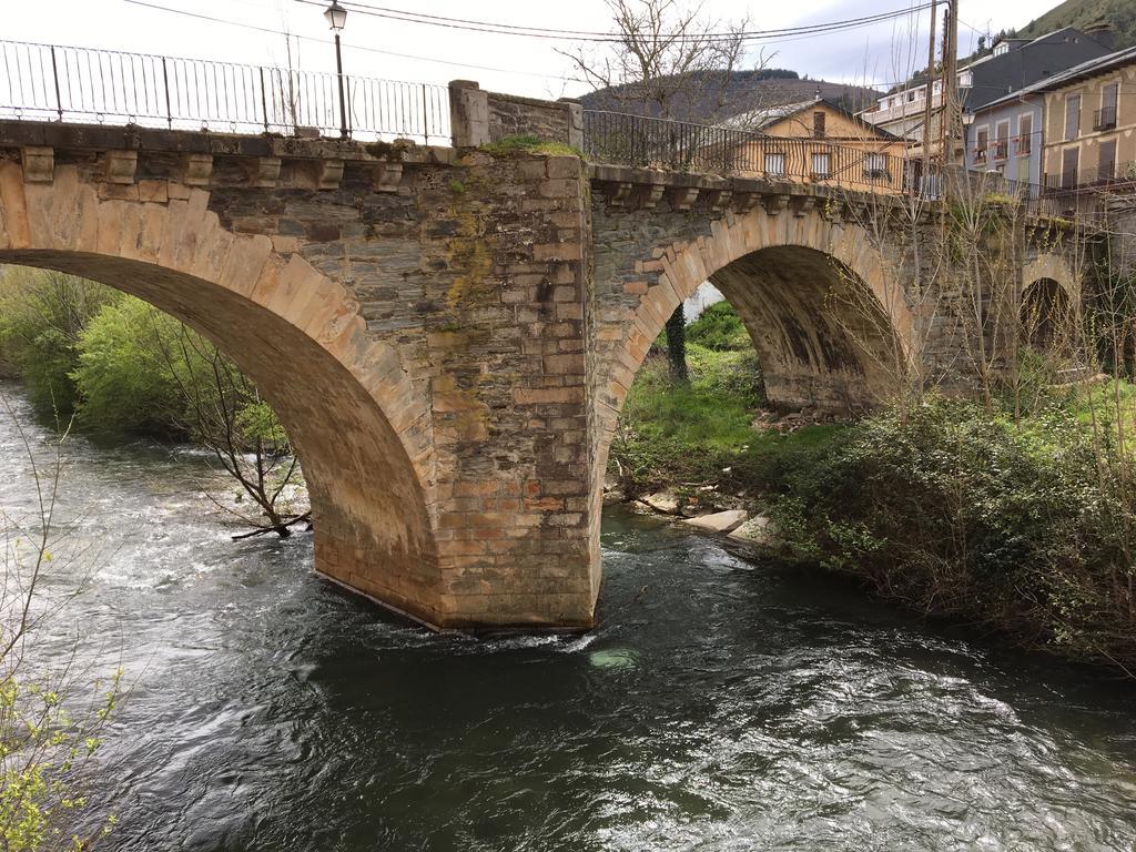 Hostal Restaurante Mendez Villafranca Del Bierzo Zewnętrze zdjęcie